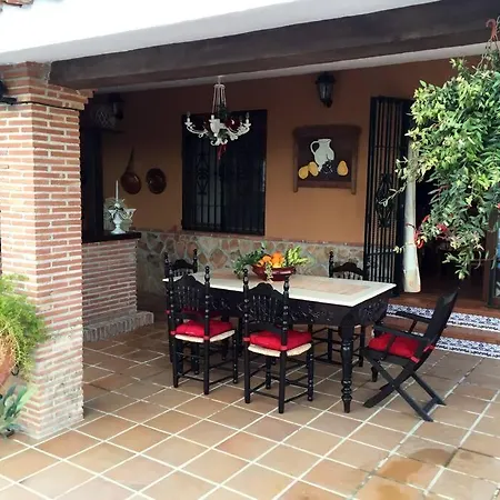 Villa With Swimming Pool And Nature *